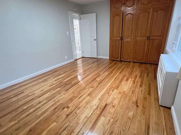 5th image of 15-42 Utopia Pkwy Floor 1