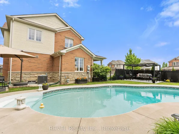 6697 Saint Michael Ave, Niagara Falls, ON L2H 0C6