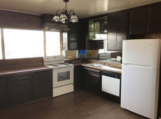 Spacious Upper 2 Bedroom Unit, Bellflower -- Call Us Today!!, Bellflower, CA 90706