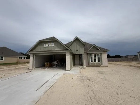 5680 Fox Bluff Dr, Bryan, TX 77807