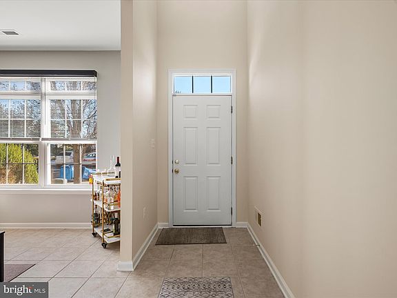5th image of 103 Berwick Ln
