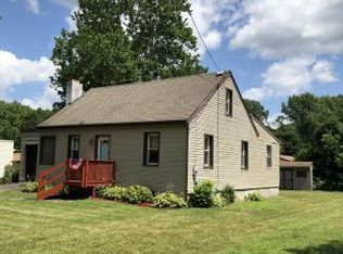 829 E Circle Dr, Vestal, NY 13850