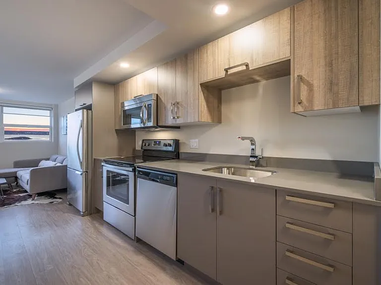 5633 Fenwick St — Photo 9