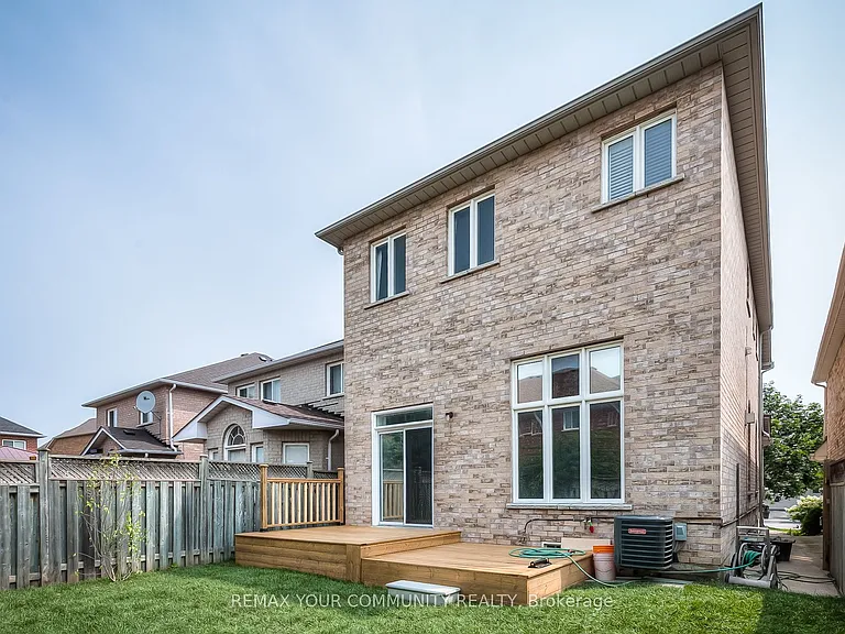 222 Kayla Cres #UPPER — Photo 31