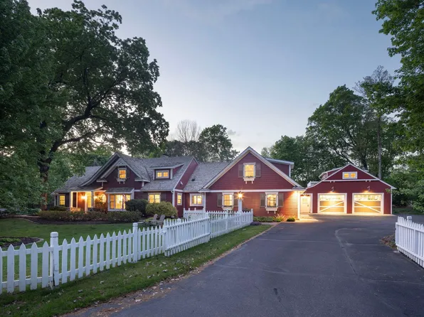 4202 Heathcote Rd, Deephaven, MN 55391