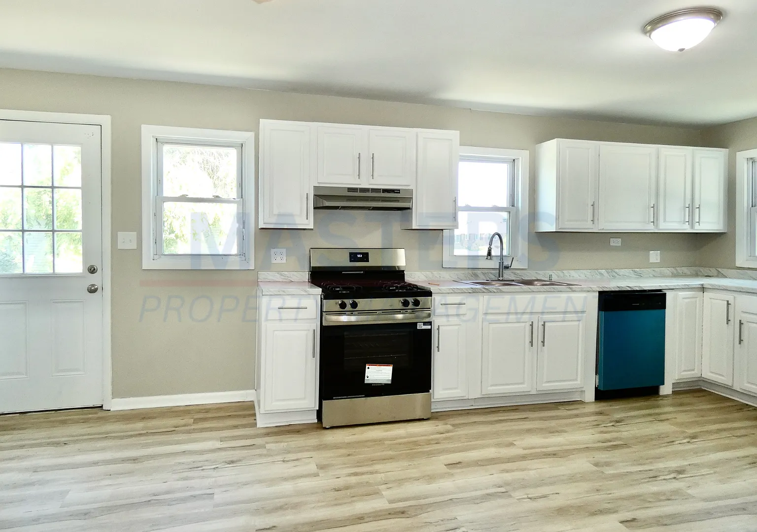 2163 Hoops Dr — Photo 3