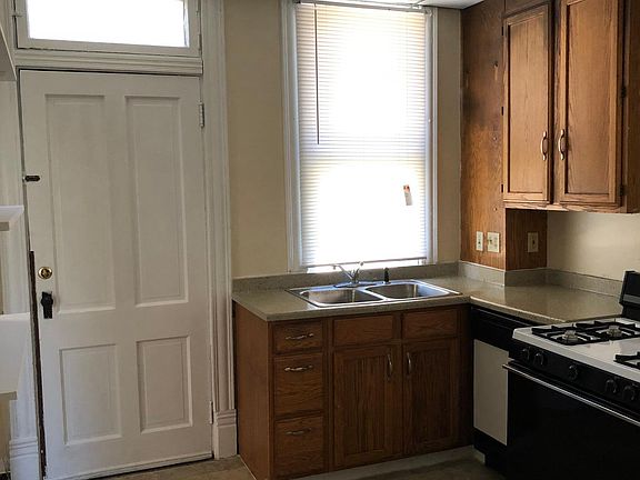 5th image of 934 Ludlow Ave