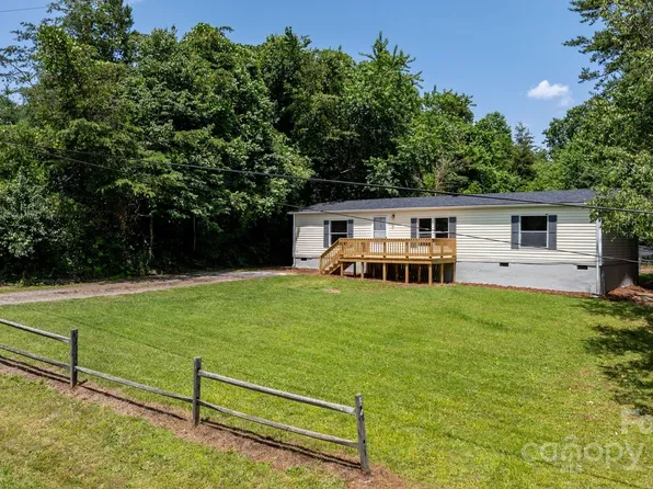 3947 S Park Dr, Morganton, NC 28655