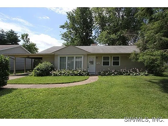 10 Mariknoll Dr photo 1
