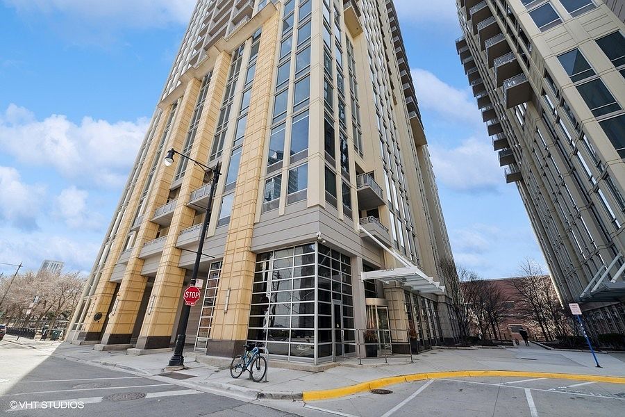 1st image of 700 N Larrabee St APT 1903