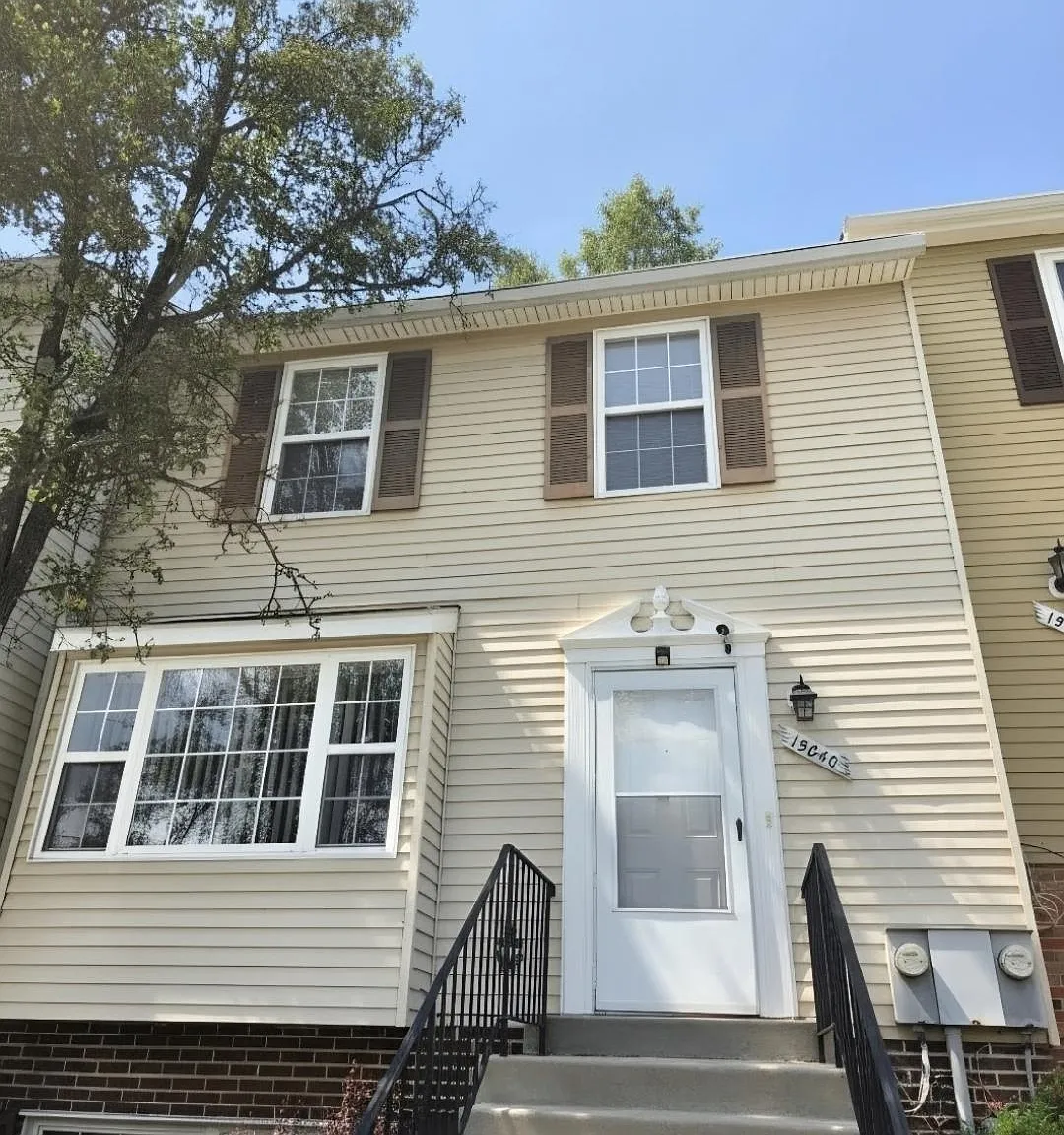 3 bed, 2.5 bath, 1396 sqft, $2,590 — Photo 1