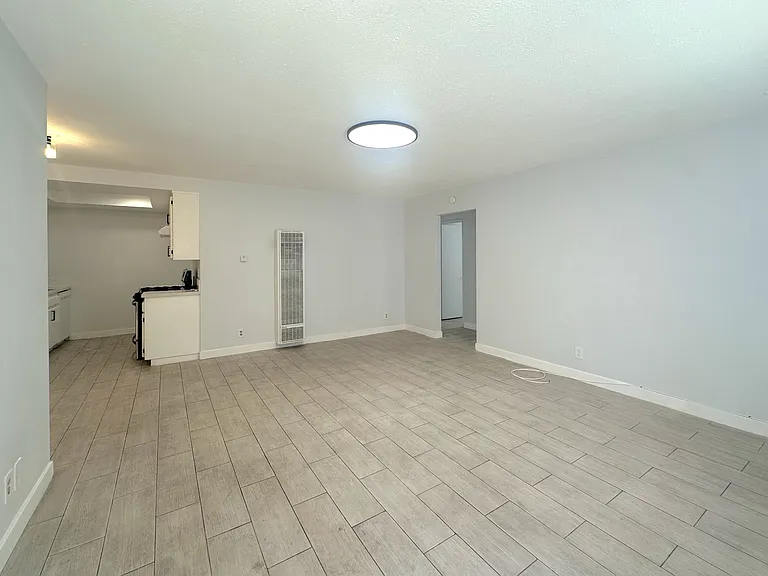 21828 Belshire Ave #15 — Photo 4
