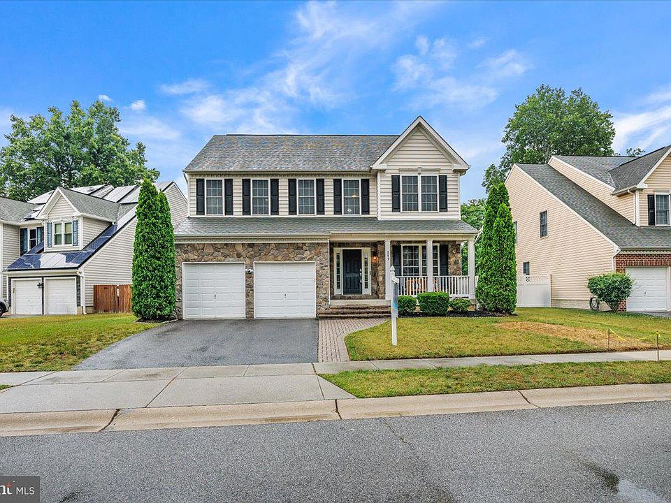 1st image of 305 Howards Trust Ct