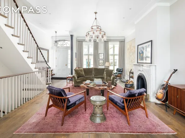 252 West 12th Street image 1 of 18