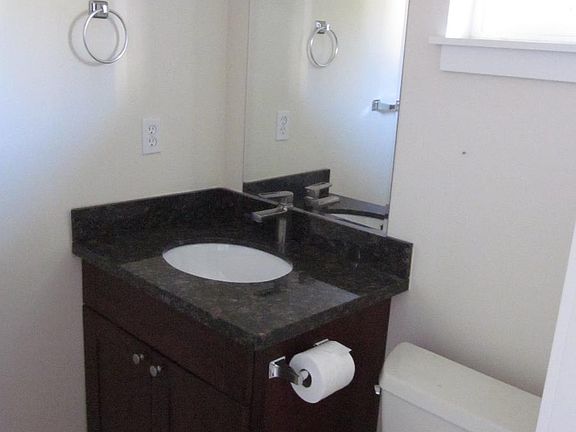 1st Floor Bath