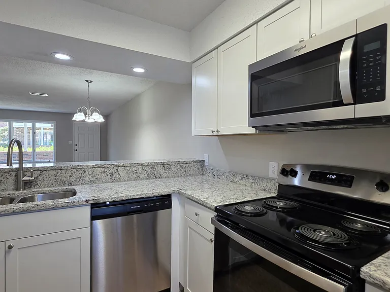 409 Garden Dr #1110-A — Photo 5