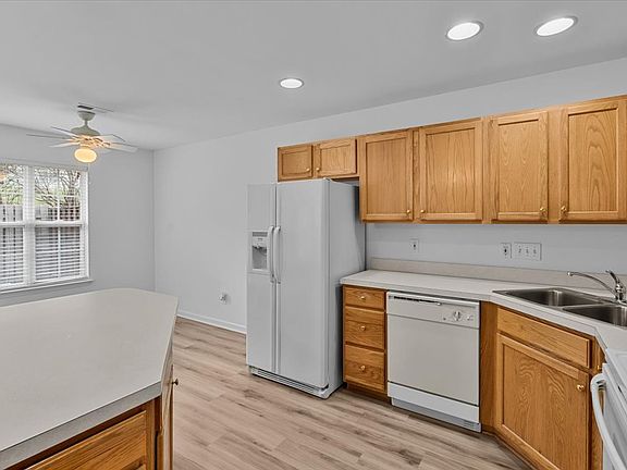 5th image of 18 Pickwick Pl
