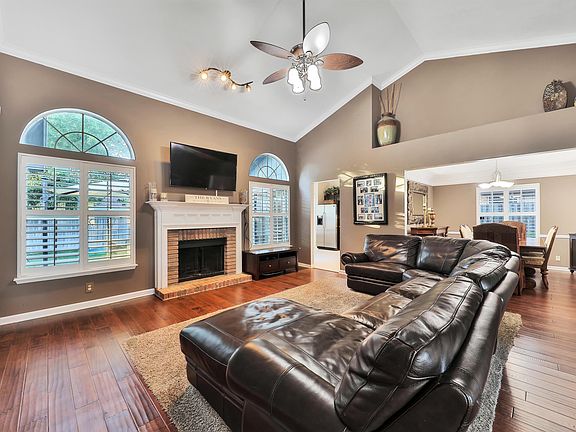 4th image of 8832 Goodbys Trace Dr