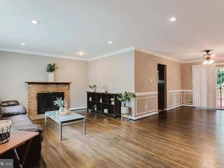 7708 Viceroy St — Photo 4