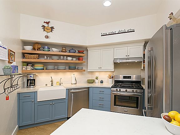 3rd image of 404 N Horne St Unit 22