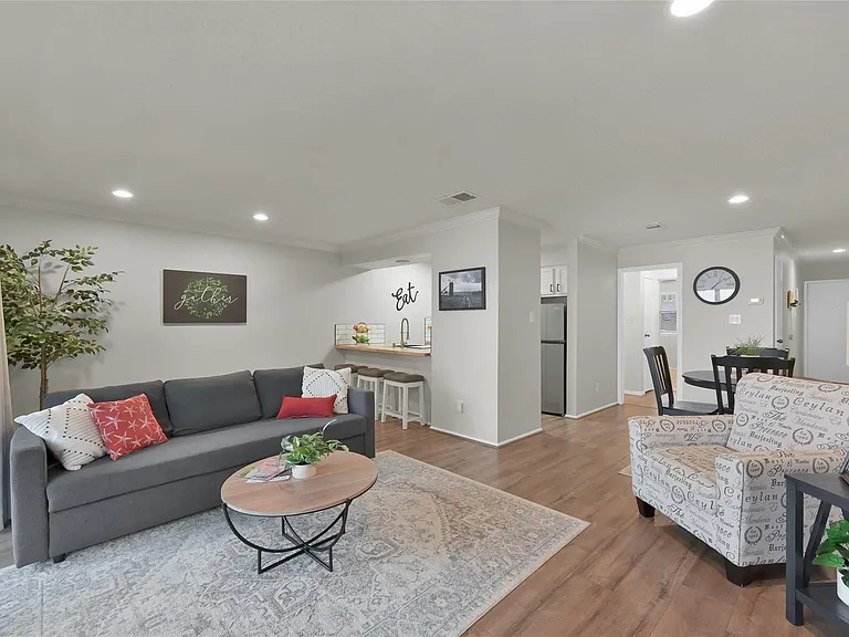 3900 Aspen Dr #202-A — Photo 4