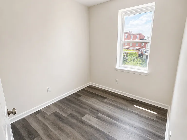 2519 N Mutter St — Photo 11