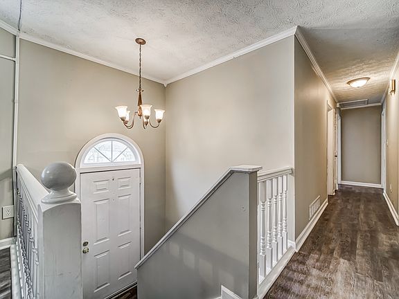 2nd image of 76 Silverthorne Dr