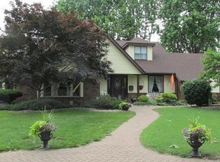 2564 Westmoreland Dr, Granite City, IL