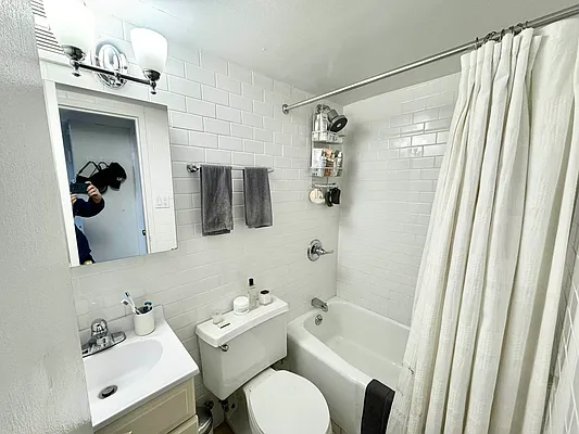 Rented by J PRESTON AND ASSOCIATES INC | media 17