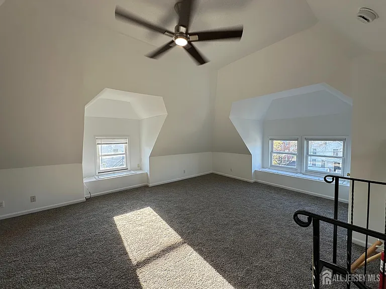 511 Grove St — Photo 4