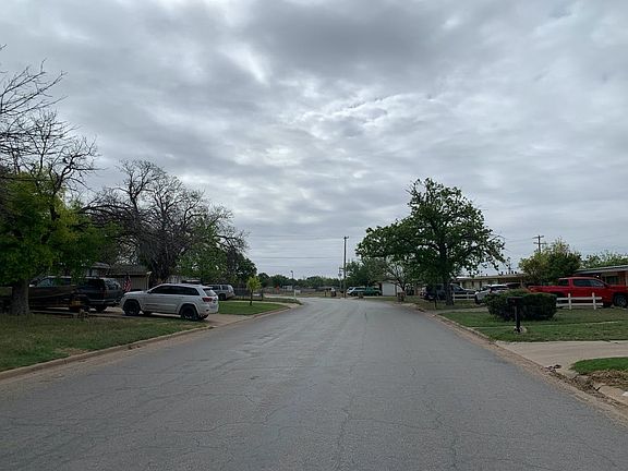 5th image of 3131 S Oxford Dr