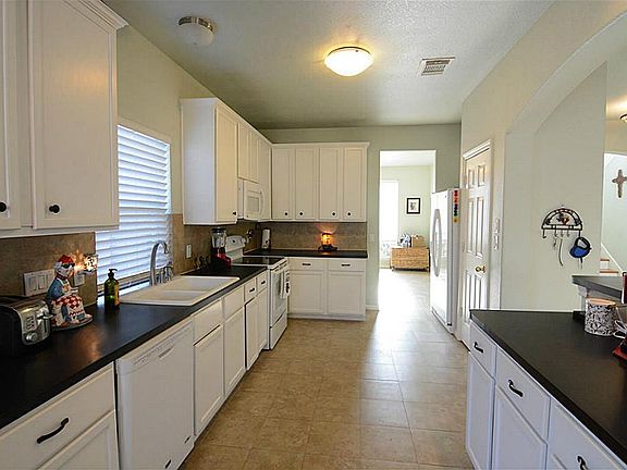 3rd image of 3706 Breckenridge Dr