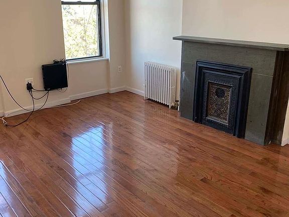 2nd image of 174 Norman Ave APT 4L