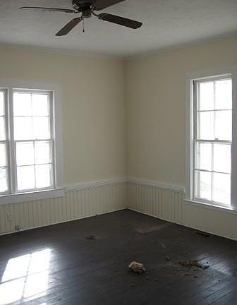 3rd image of 118 N Stewart St