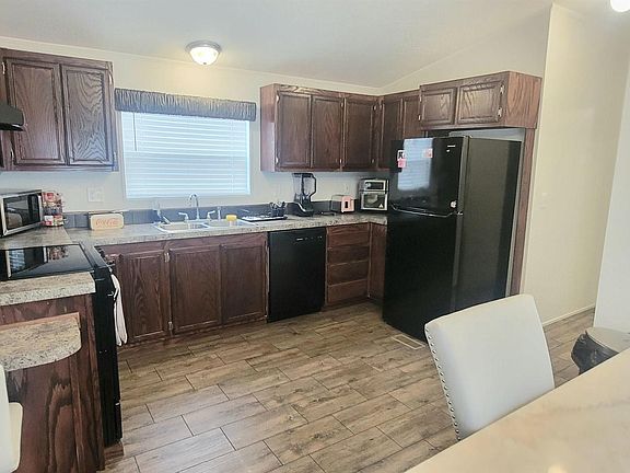 4th image of 1407 W Commodore Blvd Lot 194