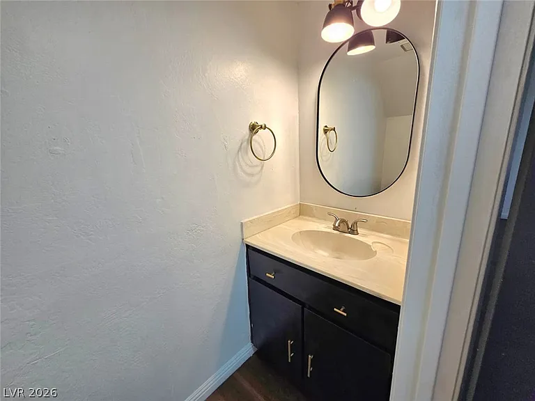 1460 Hialeah Dr #B — Photo 8