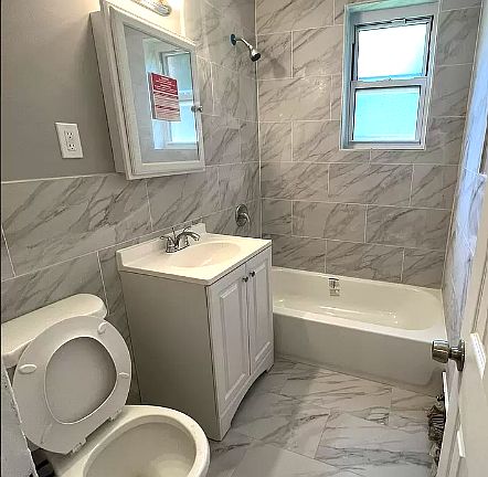 2nd image of 572-573 Stuyvesant Ave #32