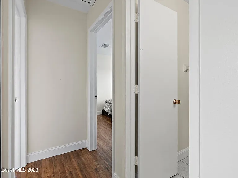 1411 Sheafe Ave NE #102B — Photo 8