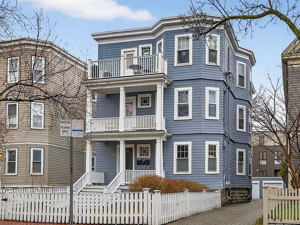 1st image of 20 Carver St #1