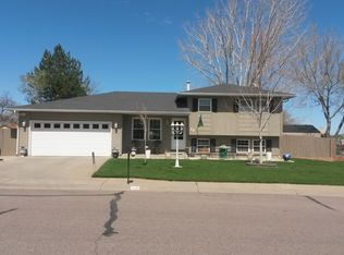 19 Huntington Cir, Pueblo, CO 81005