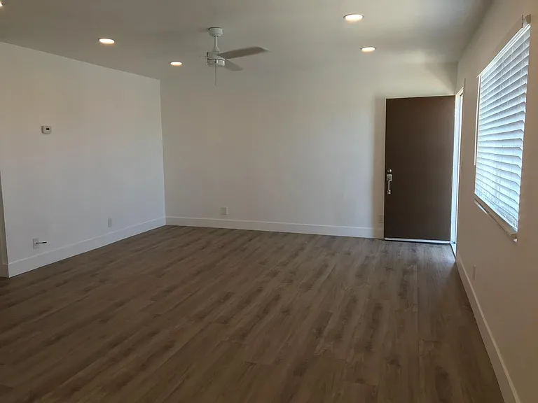 399 Zenith St #4 — Photo 3
