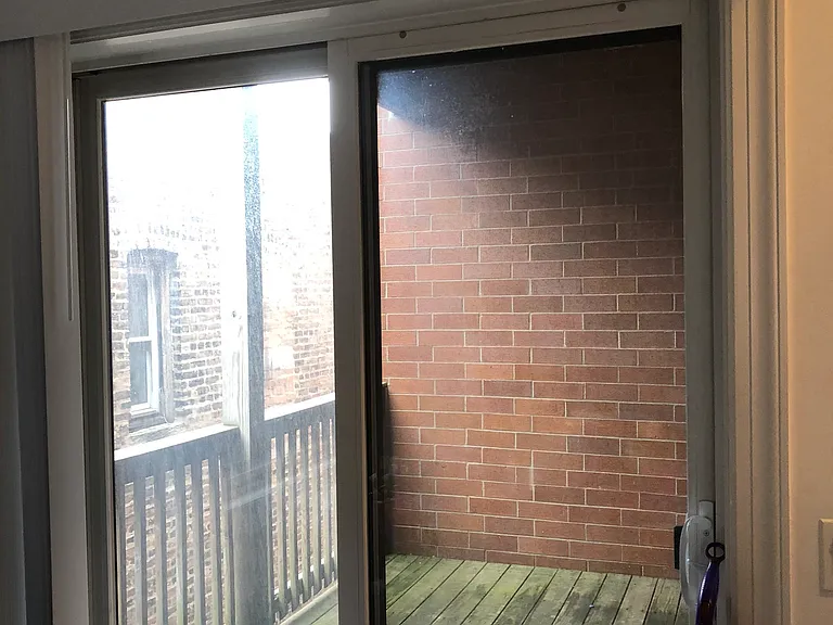 915 W Dakin St — Photo 8