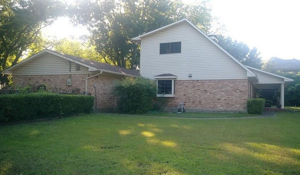 2nd image of 403 Johnson St