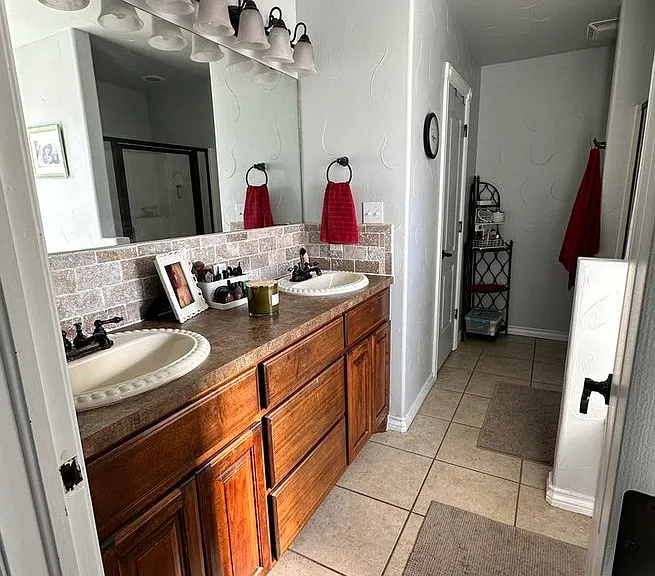 1205 Alma Dr — Photo 22