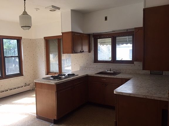 2nd image of 6428 N Magnolia Ave #2