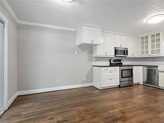 5th image of 6943 Springwood Dr