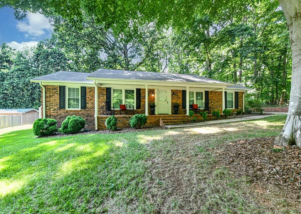 1st image of 4801 Sweetbriar Rd