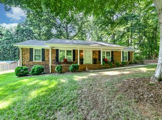 4801 Sweetbriar Rd, Greensboro, NC 27455