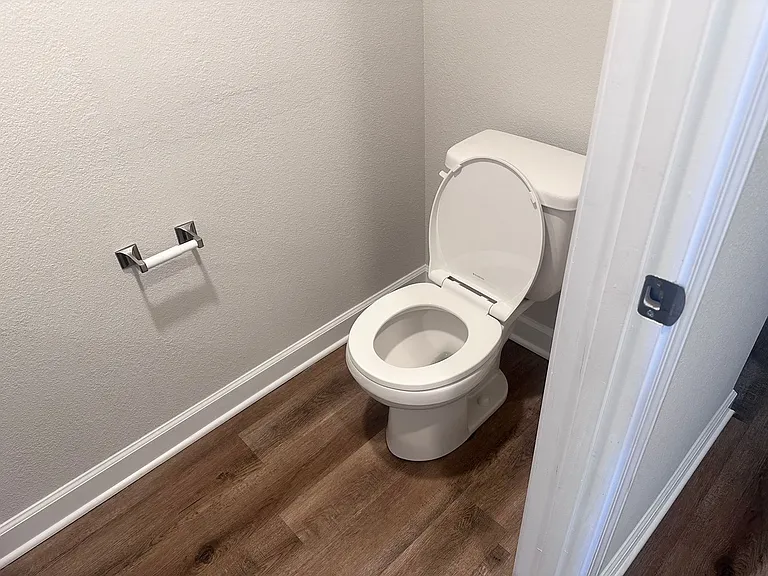 1431 NE Mary Ct — Photo 9