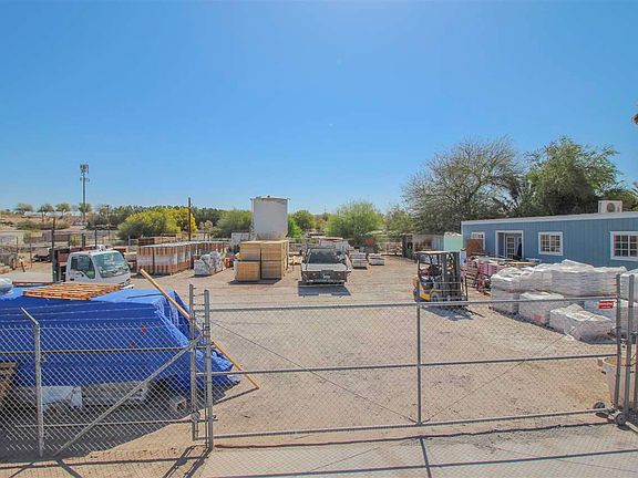 3rd image of 1185 N Hidalgo Ave